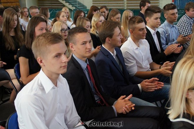 Rozpoczęcie roku szkolnego w ostrołęckich szkołach [01.09.2016] - zdjęcie #124 - eOstroleka.pl