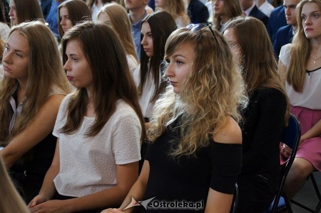 Rozpoczęcie roku szkolnego w ostrołęckich szkołach [01.09.2016] - zdjęcie #110 - eOstroleka.pl