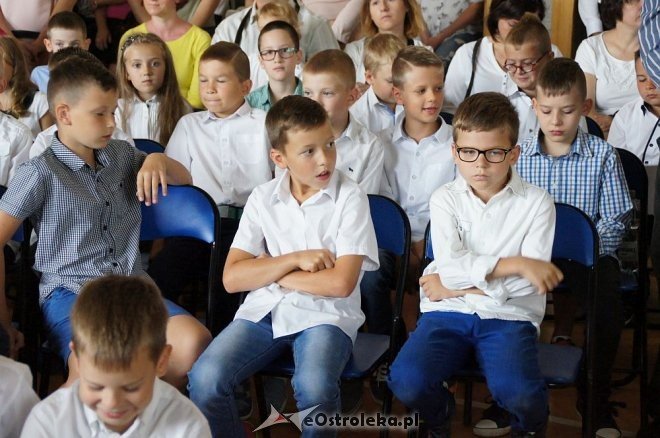 Rozpoczęcie roku szkolnego w ostrołęckich szkołach [01.09.2016] - zdjęcie #161 - eOstroleka.pl