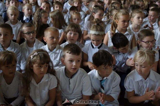 Rozpoczęcie roku szkolnego w ostrołęckich szkołach [01.09.2016] - zdjęcie #173 - eOstroleka.pl