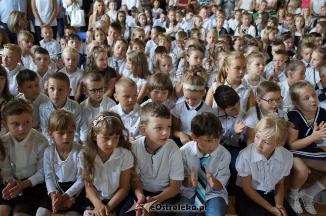 Rozpoczęcie roku szkolnego w ostrołęckich szkołach [01.09.2016] - zdjęcie #175 - eOstroleka.pl