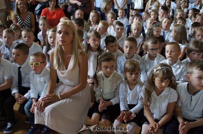 Rozpoczęcie roku szkolnego w ostrołęckich szkołach [01.09.2016] - zdjęcie #177 - eOstroleka.pl