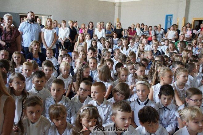 Rozpoczęcie roku szkolnego w ostrołęckich szkołach [01.09.2016] - zdjęcie #185 - eOstroleka.pl