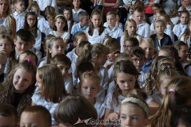 Rozpoczęcie roku szkolnego w ostrołęckich szkołach [01.09.2016] - zdjęcie #187 - eOstroleka.pl
