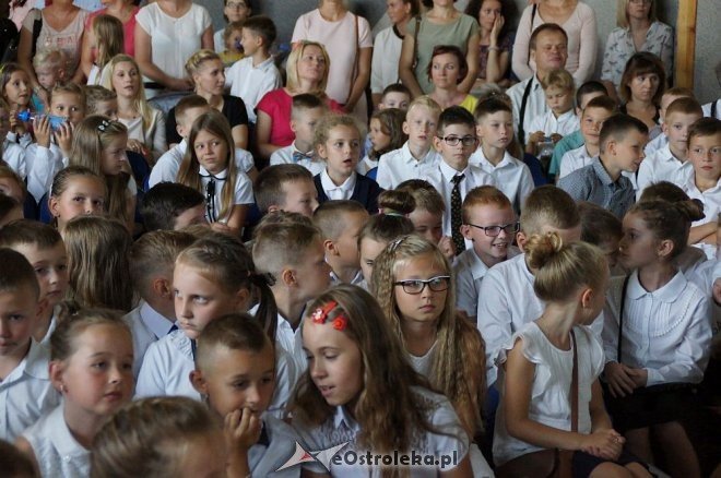 Rozpoczęcie roku szkolnego w ostrołęckich szkołach [01.09.2016] - zdjęcie #191 - eOstroleka.pl