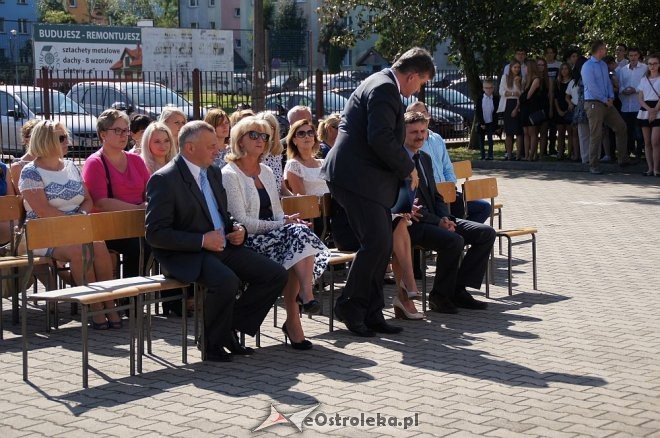 Rozpoczęcie roku szkolnego w ostrołęckich szkołach [01.09.2016] - zdjęcie #71 - eOstroleka.pl