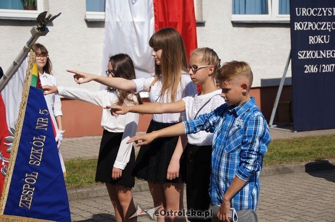 Rozpoczęcie roku szkolnego w ostrołęckich szkołach [01.09.2016] - zdjęcie #69 - eOstroleka.pl