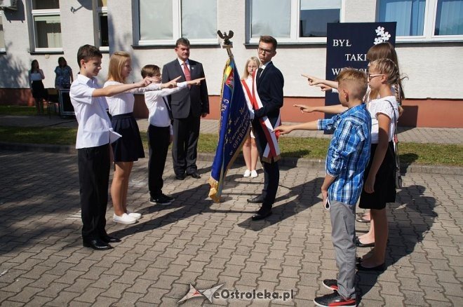 Rozpoczęcie roku szkolnego w ostrołęckich szkołach [01.09.2016] - zdjęcie #67 - eOstroleka.pl