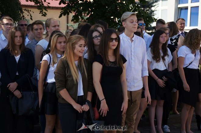 Rozpoczęcie roku szkolnego w ostrołęckich szkołach [01.09.2016] - zdjęcie #62 - eOstroleka.pl