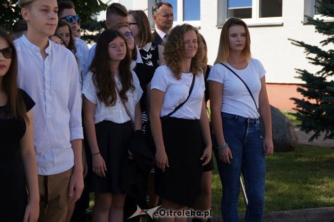 Rozpoczęcie roku szkolnego w ostrołęckich szkołach [01.09.2016] - zdjęcie #61 - eOstroleka.pl