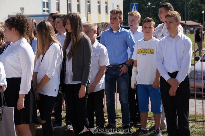 Rozpoczęcie roku szkolnego w ostrołęckich szkołach [01.09.2016] - zdjęcie #59 - eOstroleka.pl
