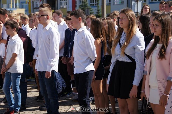 Rozpoczęcie roku szkolnego w ostrołęckich szkołach [01.09.2016] - zdjęcie #57 - eOstroleka.pl