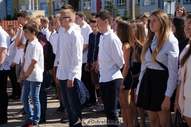 Rozpoczęcie roku szkolnego w ostrołęckich szkołach [01.09.2016] - zdjęcie #56 - eOstroleka.pl