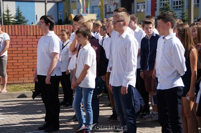 Rozpoczęcie roku szkolnego w ostrołęckich szkołach [01.09.2016] - zdjęcie #55 - eOstroleka.pl