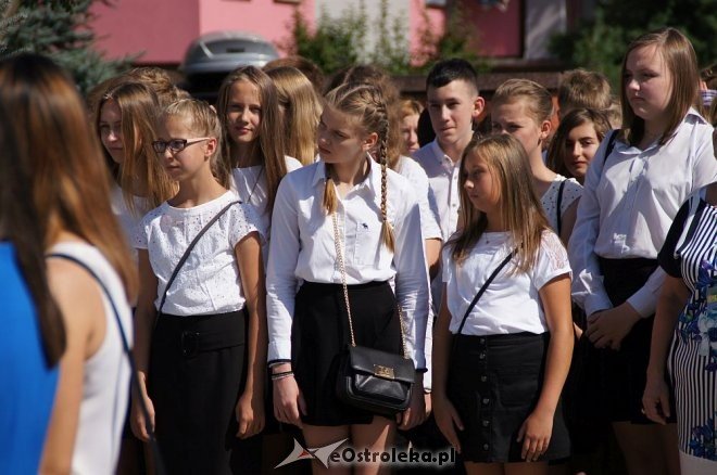 Rozpoczęcie roku szkolnego w ostrołęckich szkołach [01.09.2016] - zdjęcie #52 - eOstroleka.pl