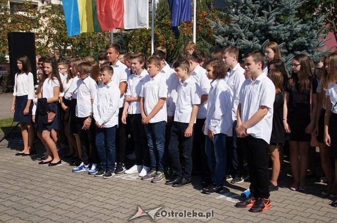Rozpoczęcie roku szkolnego w ostrołęckich szkołach [01.09.2016] - zdjęcie #42 - eOstroleka.pl