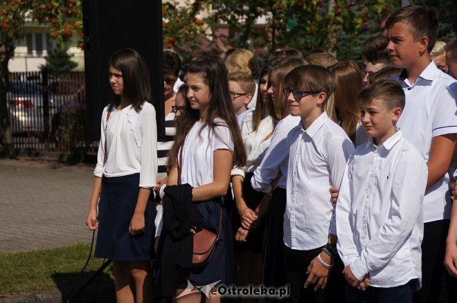 Rozpoczęcie roku szkolnego w ostrołęckich szkołach [01.09.2016] - zdjęcie #41 - eOstroleka.pl