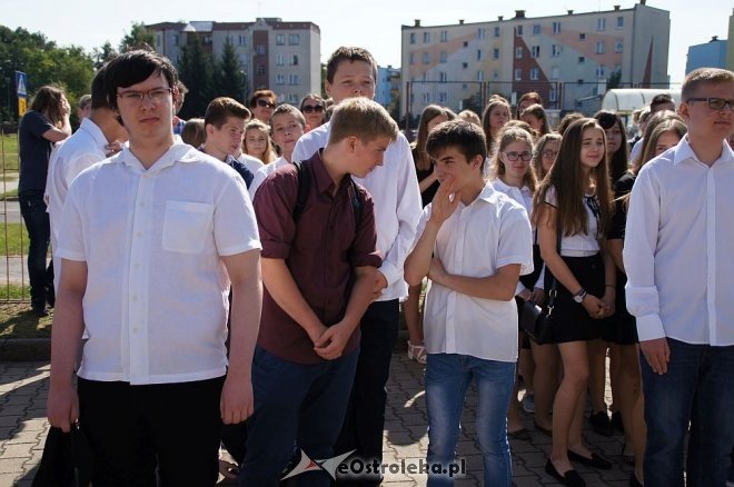 Rozpoczęcie roku szkolnego w ostrołęckich szkołach [01.09.2016] - zdjęcie #34 - eOstroleka.pl