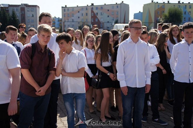 Rozpoczęcie roku szkolnego w ostrołęckich szkołach [01.09.2016] - zdjęcie #33 - eOstroleka.pl