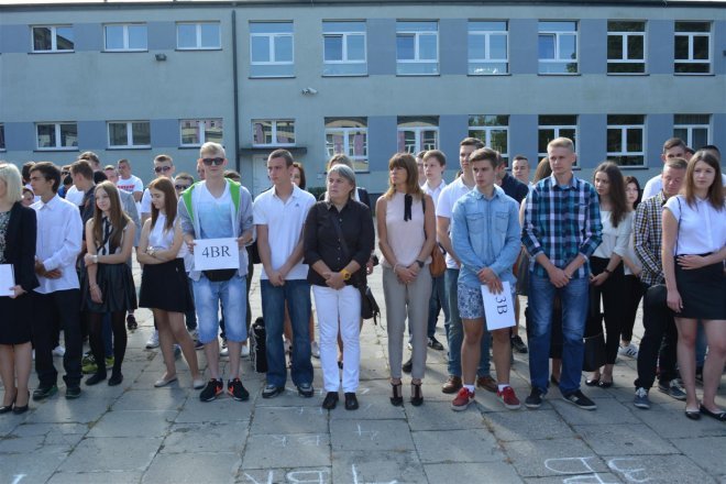 Rozpoczęcie roku szkolnego w ostrołęckich szkołach [01.09.2016] - zdjęcie #13 - eOstroleka.pl