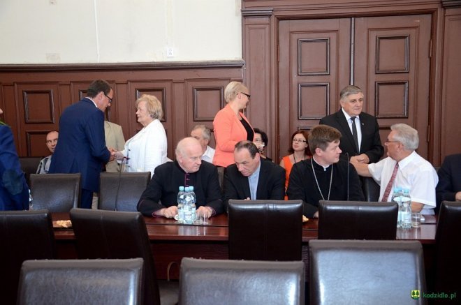 Umowa partnerska między Kadzidłem i Mrągowem podpisana [01.09.2016] - zdjęcie #1 - eOstroleka.pl