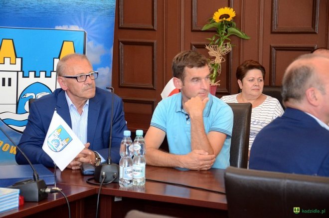 Umowa partnerska między Kadzidłem i Mrągowem podpisana [01.09.2016] - zdjęcie #45 - eOstroleka.pl