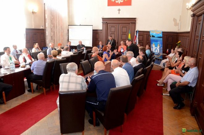 Umowa partnerska między Kadzidłem i Mrągowem podpisana [01.09.2016] - zdjęcie #42 - eOstroleka.pl