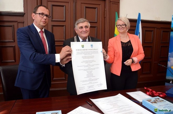 Umowa partnerska między Kadzidłem i Mrągowem podpisana [01.09.2016] - zdjęcie #31 - eOstroleka.pl