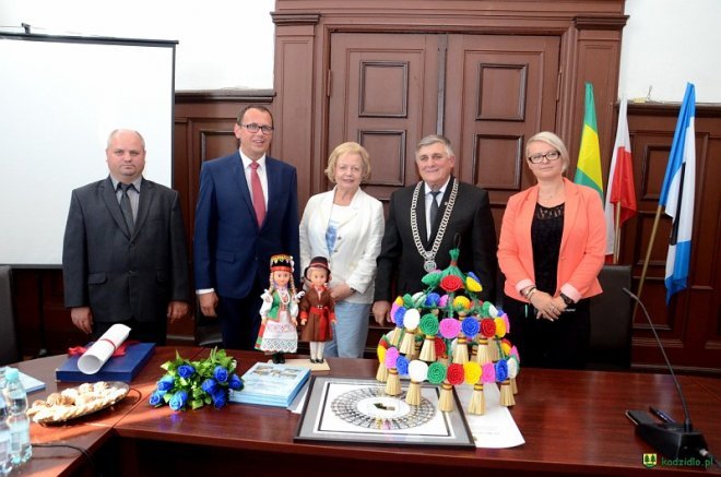 Umowa partnerska między Kadzidłem i Mrągowem podpisana [01.09.2016] - zdjęcie #11 - eOstroleka.pl