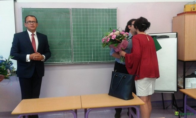 Wręczenie nominacji na dyrektora w Gimnazjum Publicznym w Kadzidle [01.09.2016] - zdjęcie #3 - eOstroleka.pl