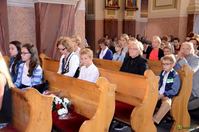 Rozpoczęcie roku szkolnego w Kadzidle [01.09.2016] - zdjęcie #41 - eOstroleka.pl