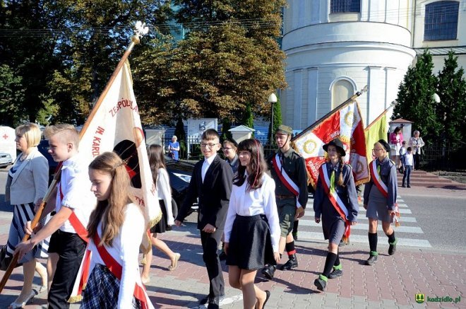 Rozpoczęcie roku szkolnego w Kadzidle [01.09.2016] - zdjęcie #29 - eOstroleka.pl