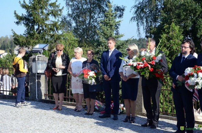Rozpoczęcie roku szkolnego w Kadzidle [01.09.2016] - zdjęcie #16 - eOstroleka.pl