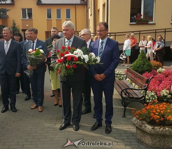 Odsłonięcie pomnika poświęconego Henrykowi Lenarciakowi w Baranowie [02.09.2016] - zdjęcie #3 - eOstroleka.pl
