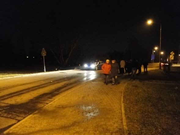 Wypadek na Bursztynowej (29.11.09) - zdjęcie #12 - eOstroleka.pl