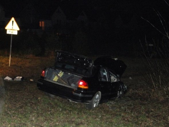 Wypadek na Bursztynowej (29.11.09) - zdjęcie #5 - eOstroleka.pl