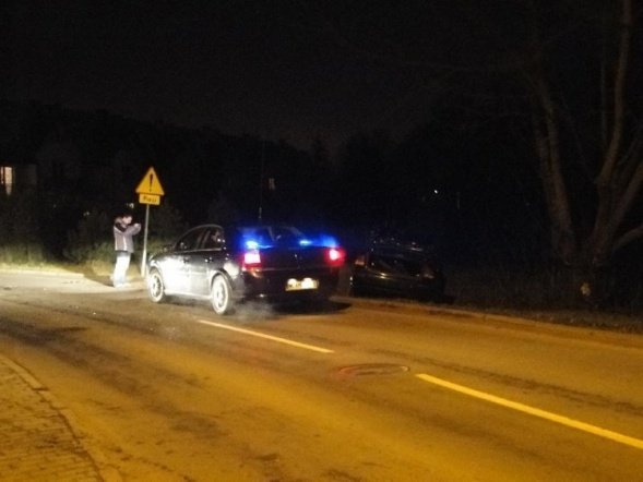 Wypadek na Bursztynowej (29.11.09) - zdjęcie #2 - eOstroleka.pl