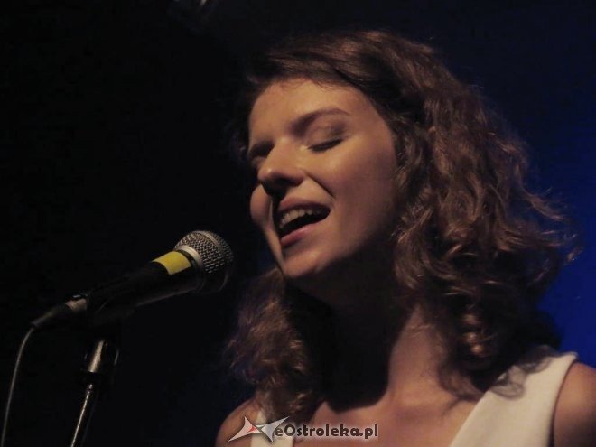 Porażki – recital Olgi Malinowskiej w Klubie Oczko [09.09.2016] - zdjęcie #9 - eOstroleka.pl