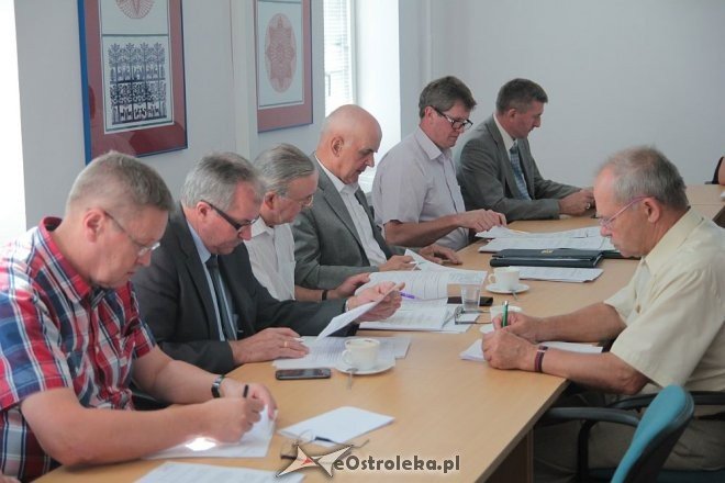 XXIV sesja Rady Powiatu w Ostrołęce [12.09.2016] - zdjęcie #3 - eOstroleka.pl