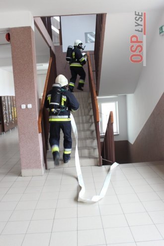 Pożar w gimnazjum w Łysych [12.09.2016] - zdjęcie #27 - eOstroleka.pl