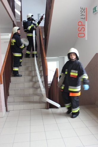 Pożar w gimnazjum w Łysych [12.09.2016] - zdjęcie #28 - eOstroleka.pl