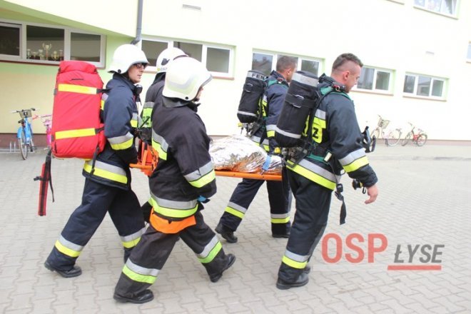 Pożar w gimnazjum w Łysych [12.09.2016] - zdjęcie #38 - eOstroleka.pl