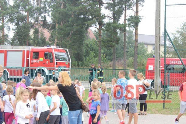 Pożar w gimnazjum w Łysych [12.09.2016] - zdjęcie #3 - eOstroleka.pl