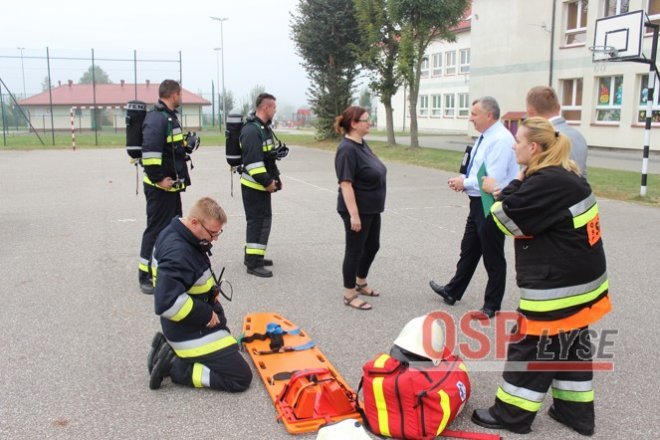 Pożar w gimnazjum w Łysych [12.09.2016] - zdjęcie #1 - eOstroleka.pl