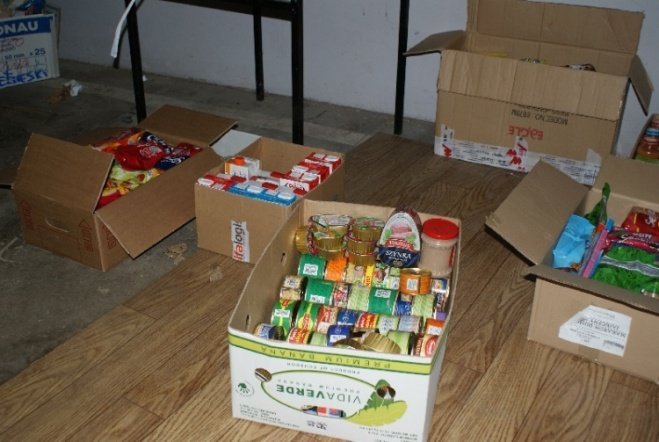 Zbiórka żywności w Ostrołece (5.12.09) - zdjęcie #8 - eOstroleka.pl