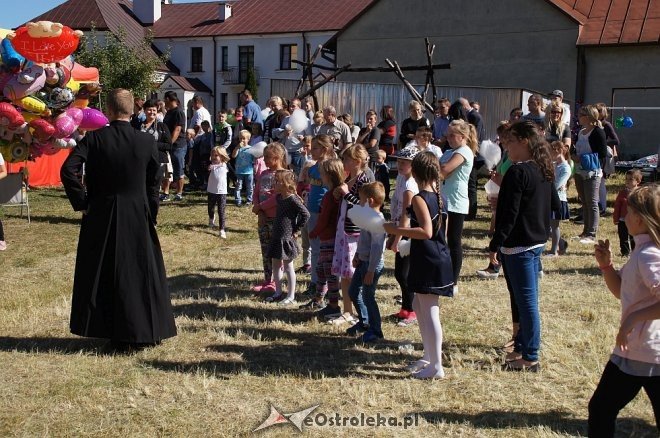 Rodzinny festyn przy ostrołęckiej farze [ZDJĘCIA] - zdjęcie #30 - eOstroleka.pl
