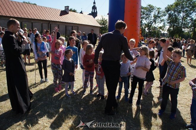 Rodzinny festyn przy ostrołęckiej farze [ZDJĘCIA] - zdjęcie #39 - eOstroleka.pl
