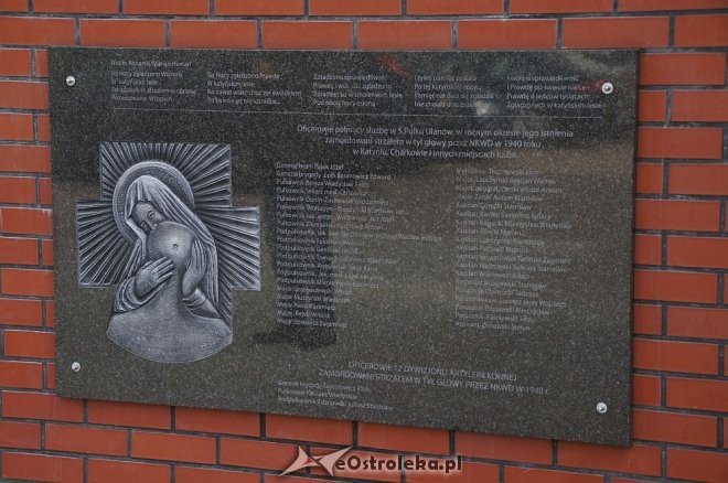 Nowe otoczenie pomnika 5. Pułku Ułanów Zasławskich [19.09.2016] - zdjęcie #7 - eOstroleka.pl