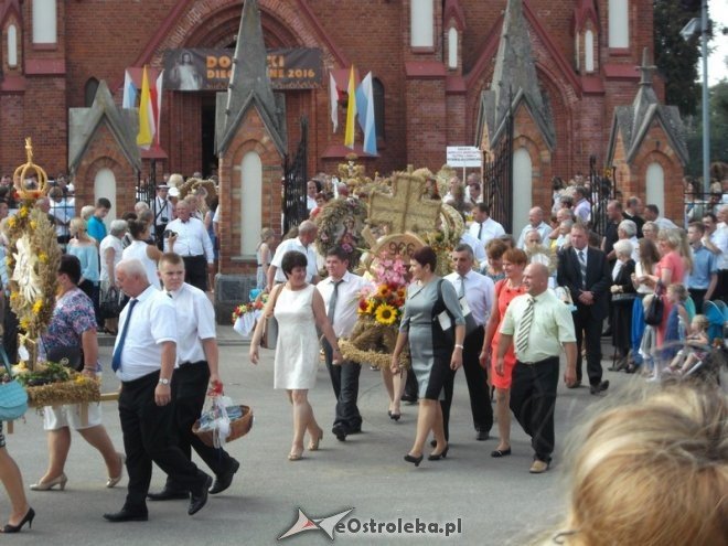 Dożynki Diecezji Łomżyńskiej w Kobylinie - zdjęcie #24 - eOstroleka.pl