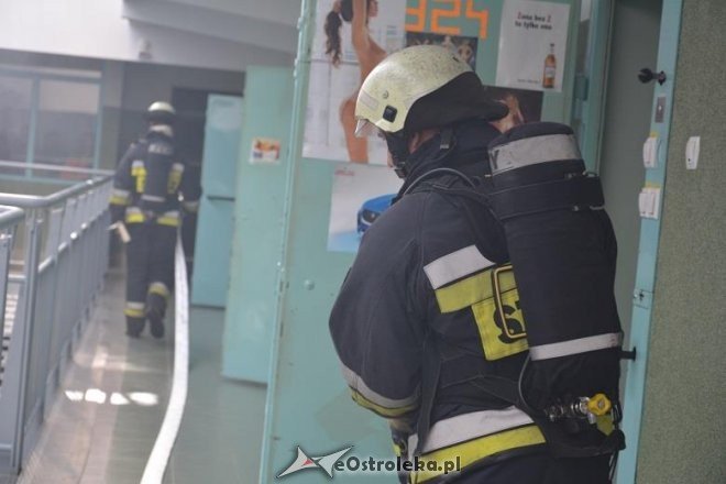 Pożar i ewakuacja Zakładu Karnego w Przytułach Starych [ZDJĘCIA] - zdjęcie #3 - eOstroleka.pl